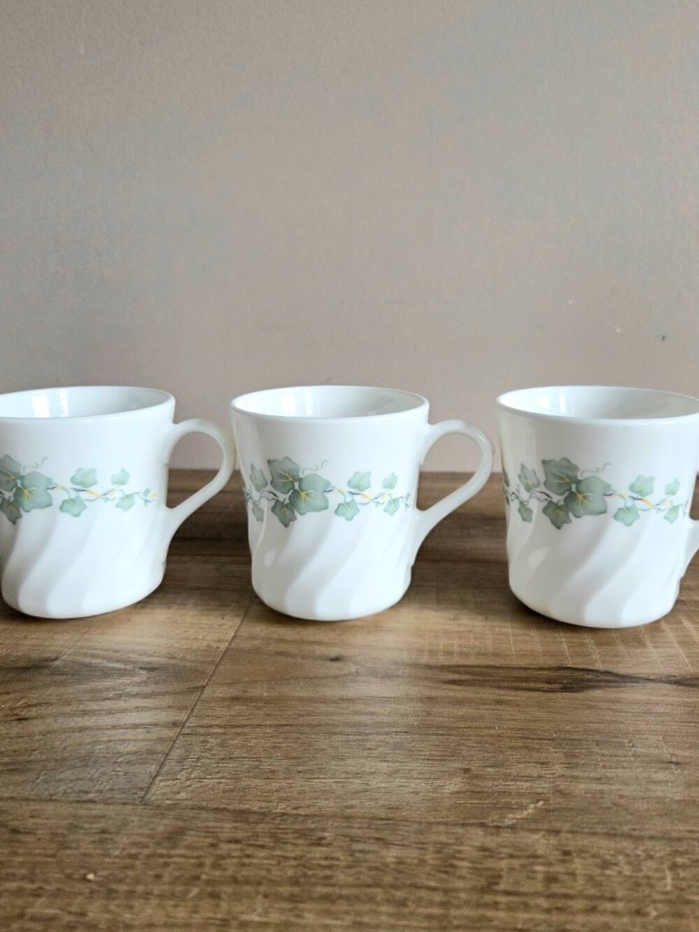 3 Vintage Corning Coffee Tea Cups/Mugs. Corelle. Ivy Design.